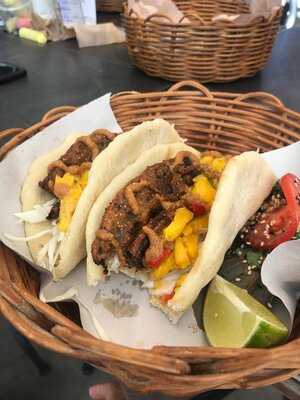 Monique's Bakery Y Cafe De Alta Nutrición