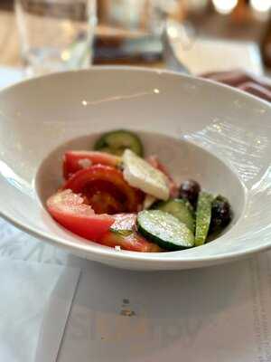 Mythos Estiatorio Santa Fe