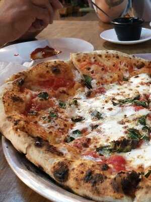 Roma Trattoria Pizzeria