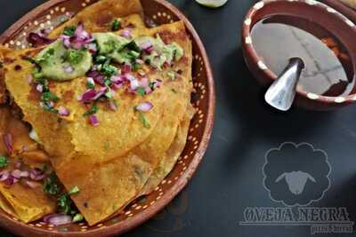 Oveja Negra Pizz & Birria