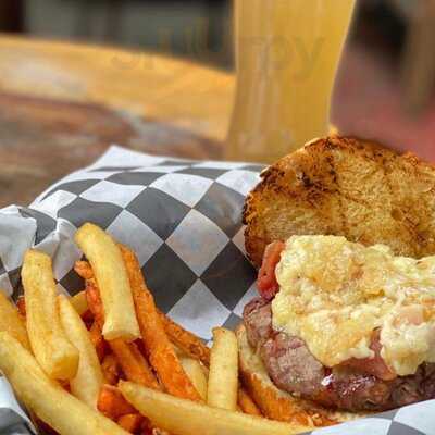 Bff, Burgers, Fondue & Fries