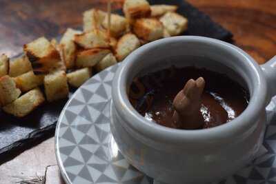 Bff, Burgers, Fondue & Fries