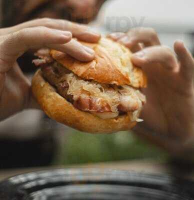 Bff, Burgers, Fondue & Fries
