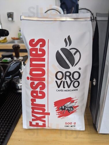 Guti's Café