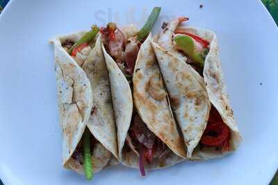 Pacho's Club Nautico