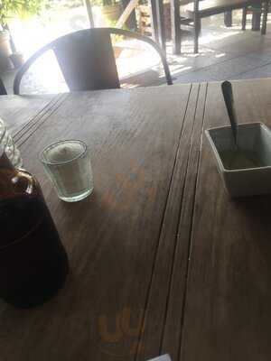 Mu. Burgerhouse Av. Nader