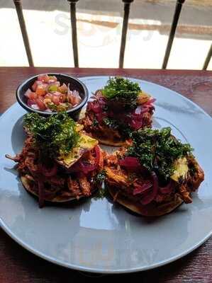 Francisca Enoteca & Bar