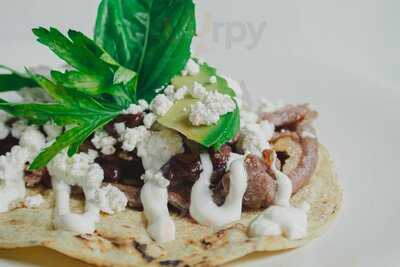 Ne'iwa Cocina A La Leña Y Mezcal