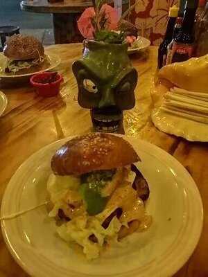 Tiki Toto Mugs & Cocktail