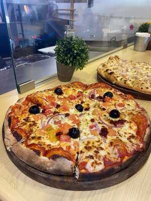 Bistro 70 - Burger & Pizza