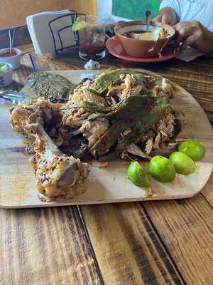 El Rey Pollos En Penca De Maguey