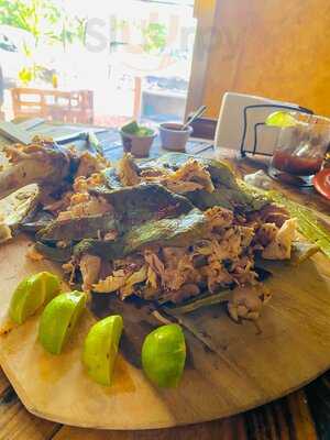 El Rey Pollos En Penca De Maguey