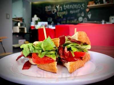 Mauro's Café & Diner