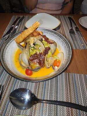 Hana Polynesian Grill