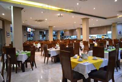 Guacamayas Restaurant - Bar