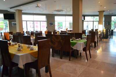 Guacamayas Restaurant - Bar