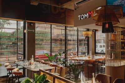 Tomma Liquor Store And Pizza Bar