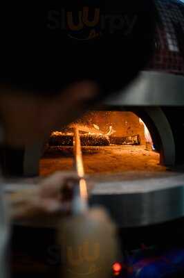 Tomma Liquor Store And Pizza Bar