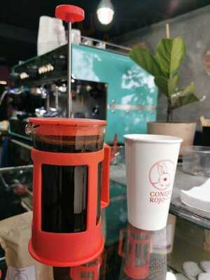 Conejo Rojo Café