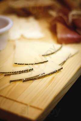 Dos Tapas Cervecería