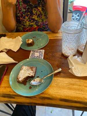 Yogui - Arte Y Café