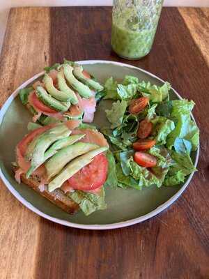 Yogui - Arte Y Café