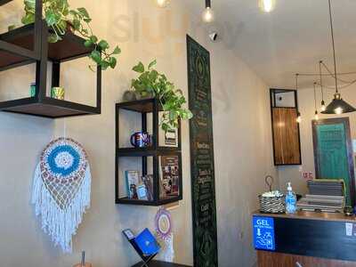 Yogui - Arte Y Café