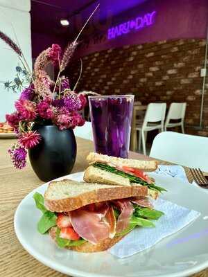 Haru By Day Café