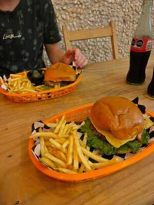 Cienfuegos Burgerhouse