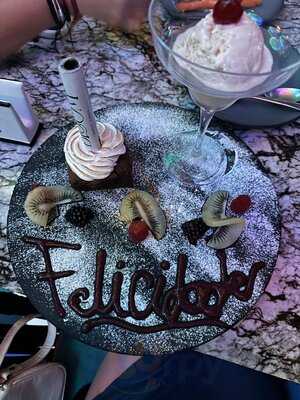 Bloom Martini Garden