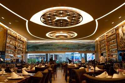 Saks Oasis Coyoacán