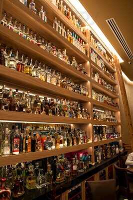 Saks Oasis Coyoacán