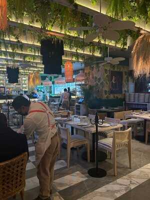 Campomar Insurgentes