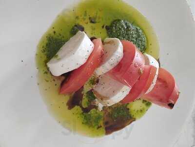 Em Art Gallery Café