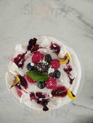 Em Art Gallery Café