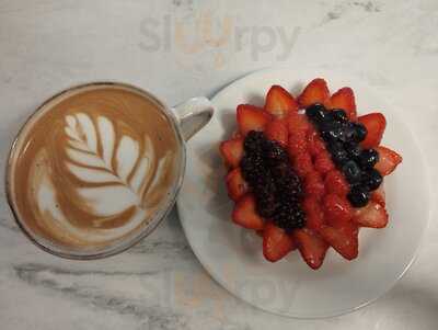 Em Art Gallery Café