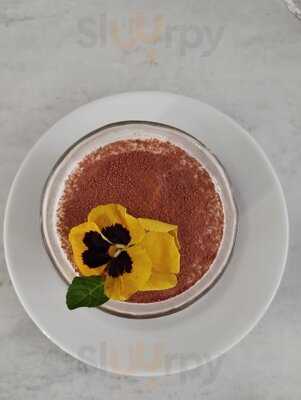 Em Art Gallery Café