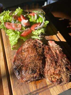 Bife's Central Cortes Y Vino