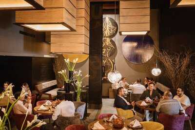 María Raíz Y Tierra