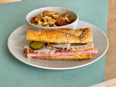 Taller 62 Studio/cafe