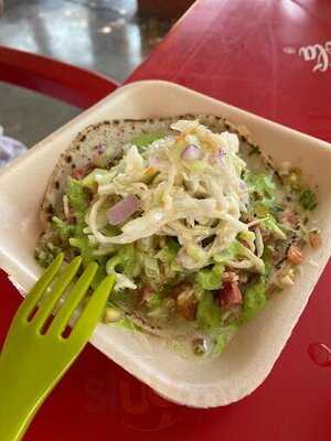 El Anzuelo Taco Fish Piña