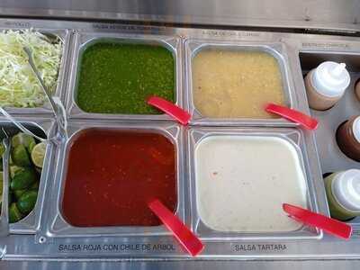 El Anzuelo Taco Fish Piña