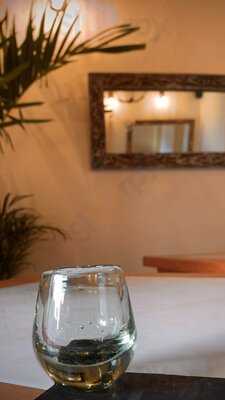 Borikén Ron Y Tapas