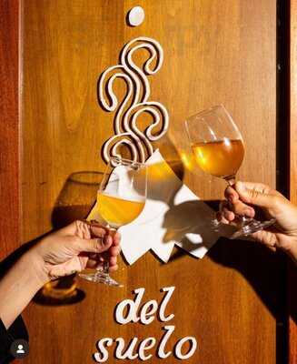 Del Suelo