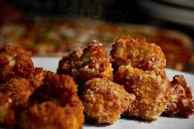 Komakai Wings Restaurant Bar