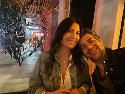 Entre Perros Y Lobos