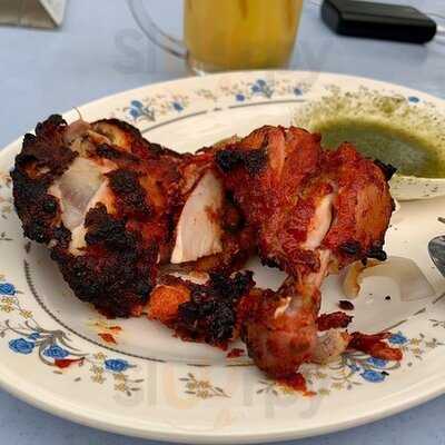 Pak Putra Tandoori & Naan Restaurant