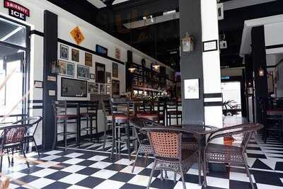 Sid's Pub At Jonker's