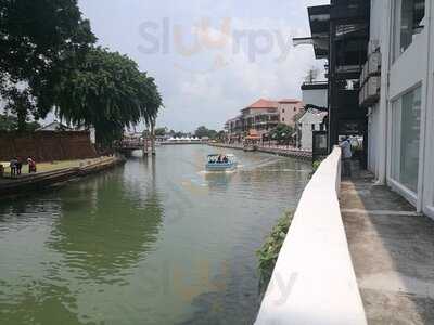 Sid's Pub At Jonker's