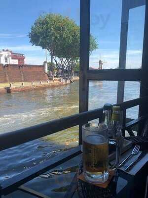 Sid's Pub At Jonker's